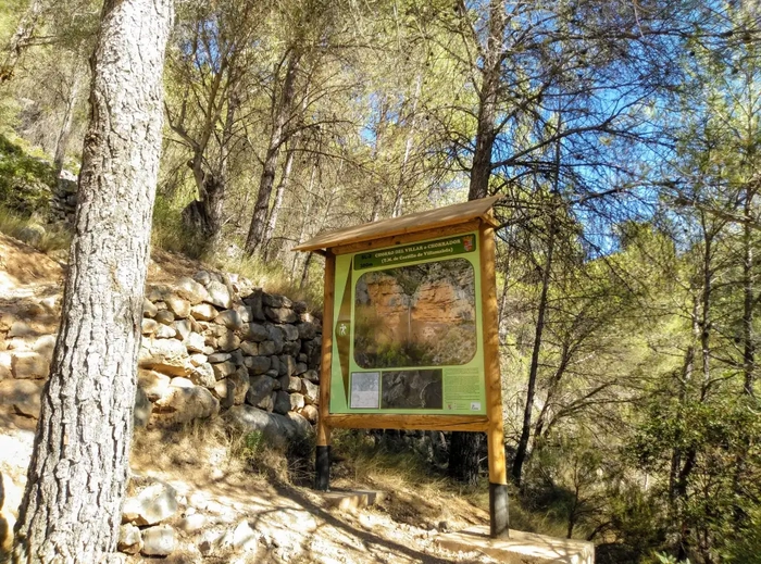 Panel informativo ce la ruta al chorrador